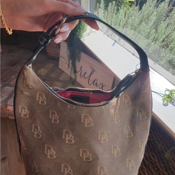 Vintage Dooney & Burke hand bag. Great condition! - Picture 2 of 6